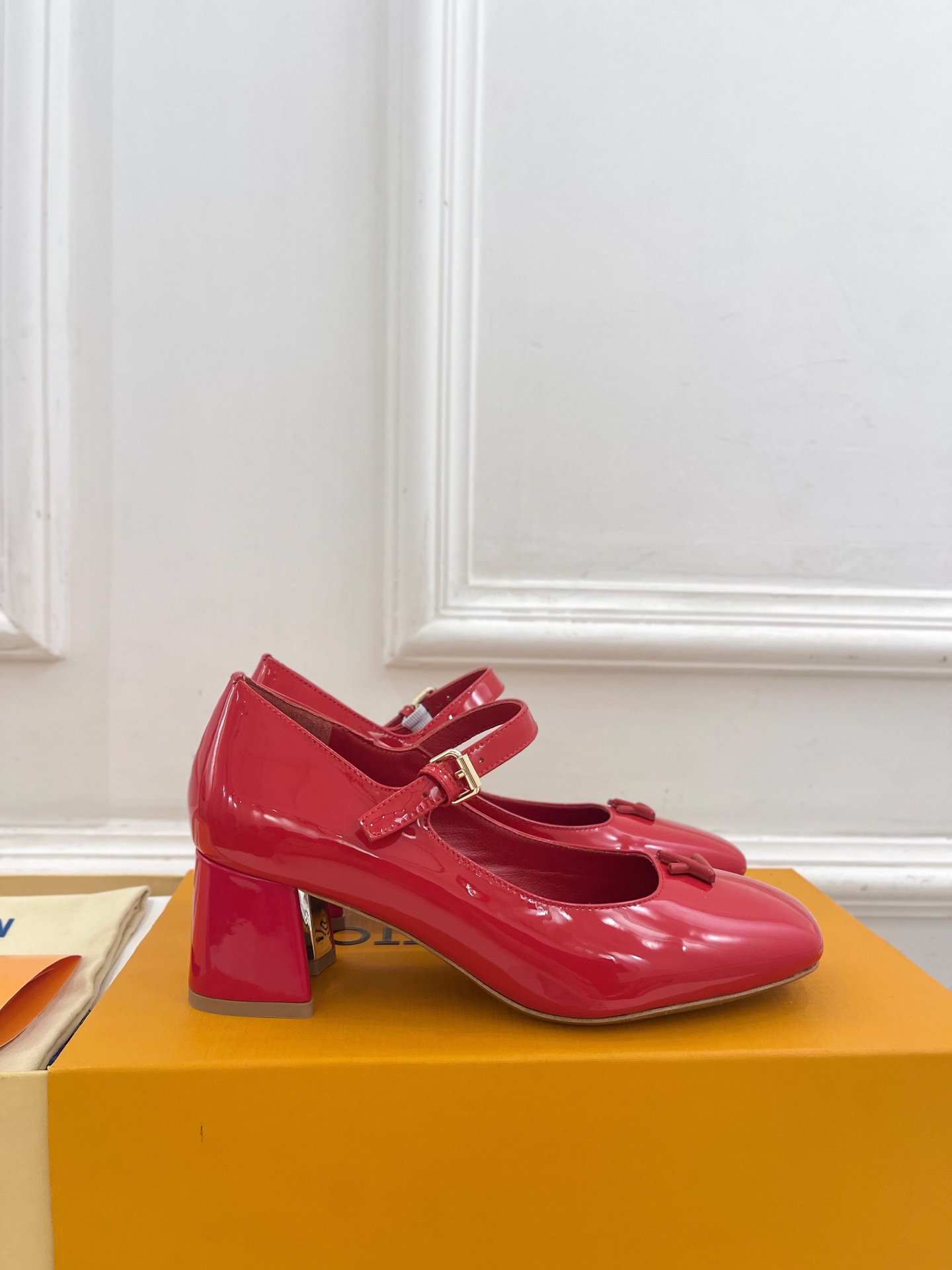 Women's high heels